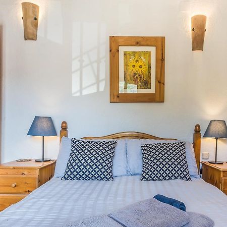 Casa Mundo - 16Th Century Traditional White Village House With Pool Pinos del Valle Екстер'єр фото