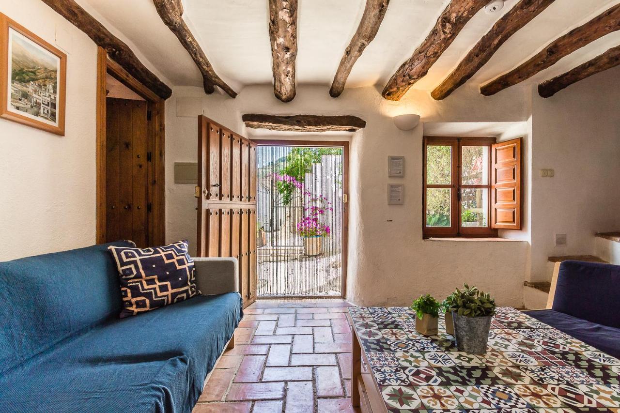 Casa Mundo - 16Th Century Traditional White Village House With Pool Pinos del Valle Екстер'єр фото