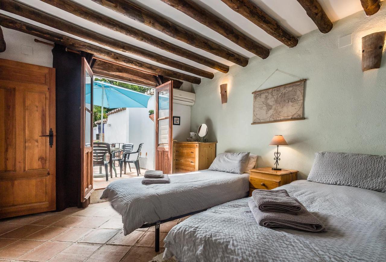 Casa Mundo - 16Th Century Traditional White Village House With Pool Pinos del Valle Екстер'єр фото